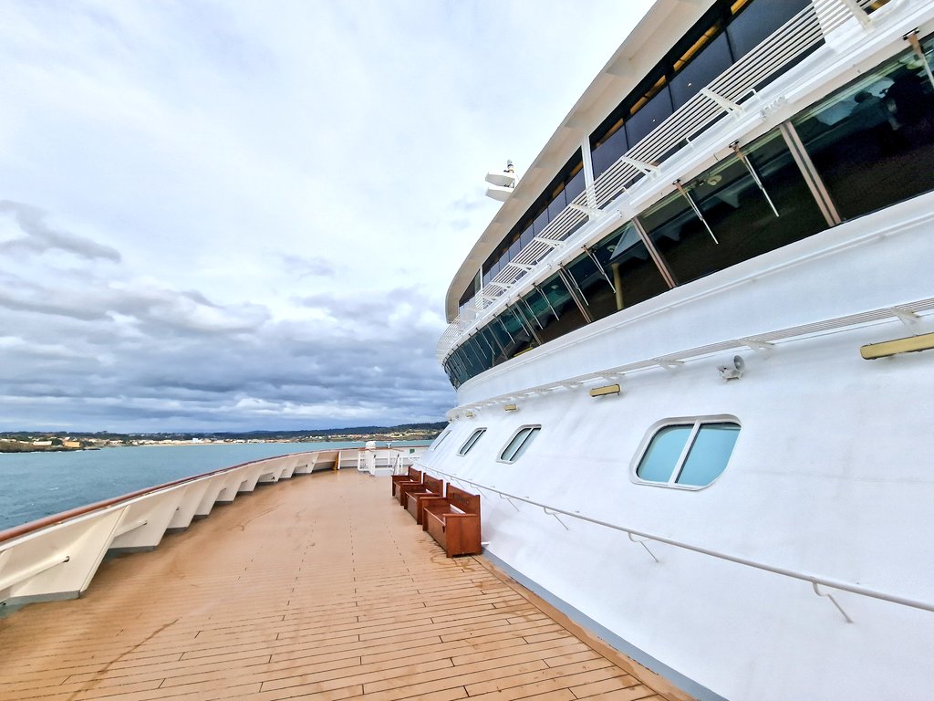 MatthewCruises's tweet photo. #ad Forcastle views onboard Fred Olsen's Bolette as we departed A Coruña earlier this month ❤️
This was such a good feature onboard as you could either look up to the bridge or across the bow of the ship 🛳⚓️🚢
#fredolsencruiselines #175YearsInTheMaking #Bolette #MSBolette https://t.co/skhfhD1jbC