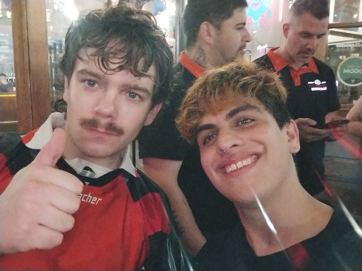Sebsrivs1's tweet photo. Ayer vivi una noche tan surreal que me desperté creyendo que era un sueño https://t.co/AOmFmC3D4v