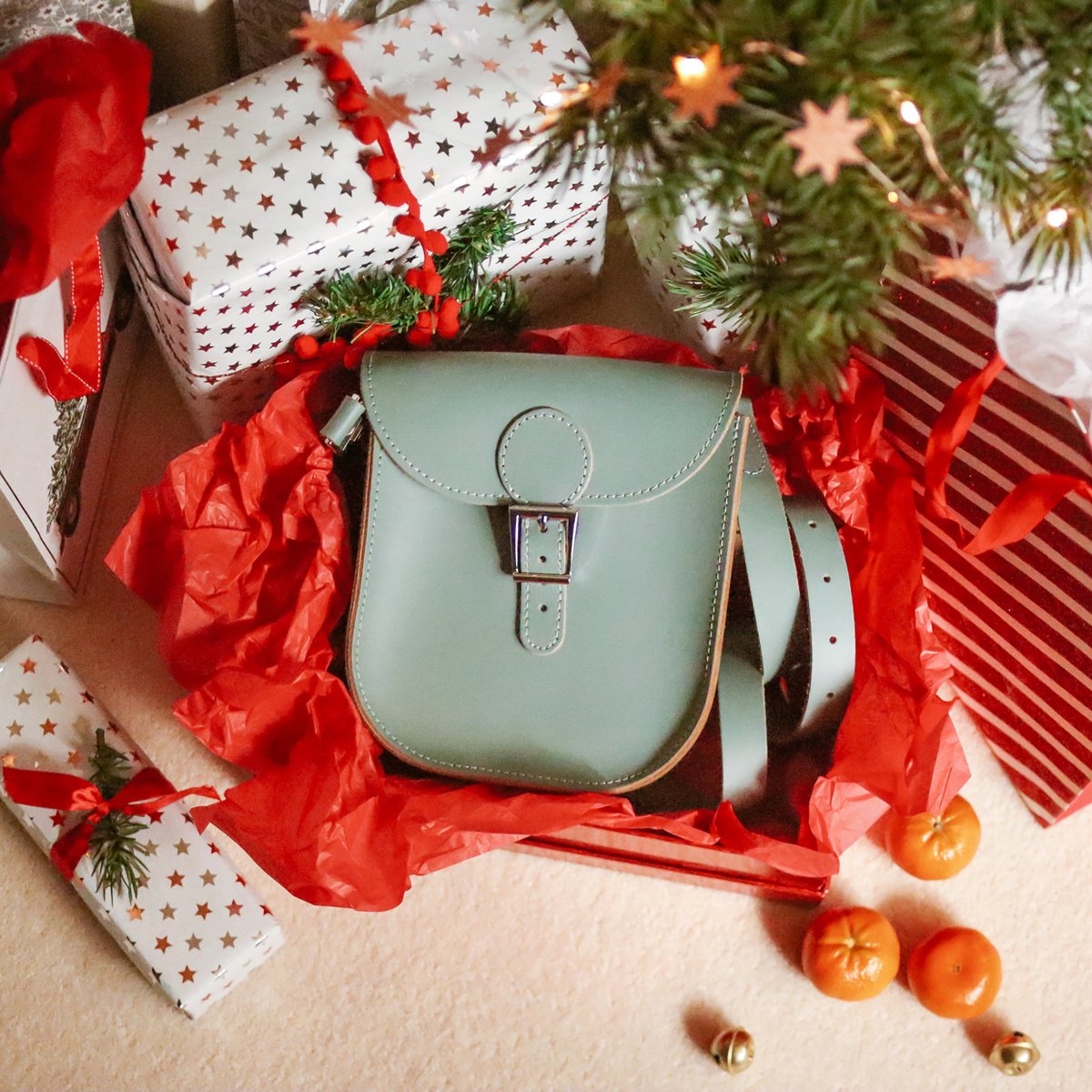 Our best selling medium satchel, The Milkman will make the perfect gift this Christmas!✨🎁🎄
Drop your hints ladies!😉

Shop Now - brit-stitch.com/leather/milkma…