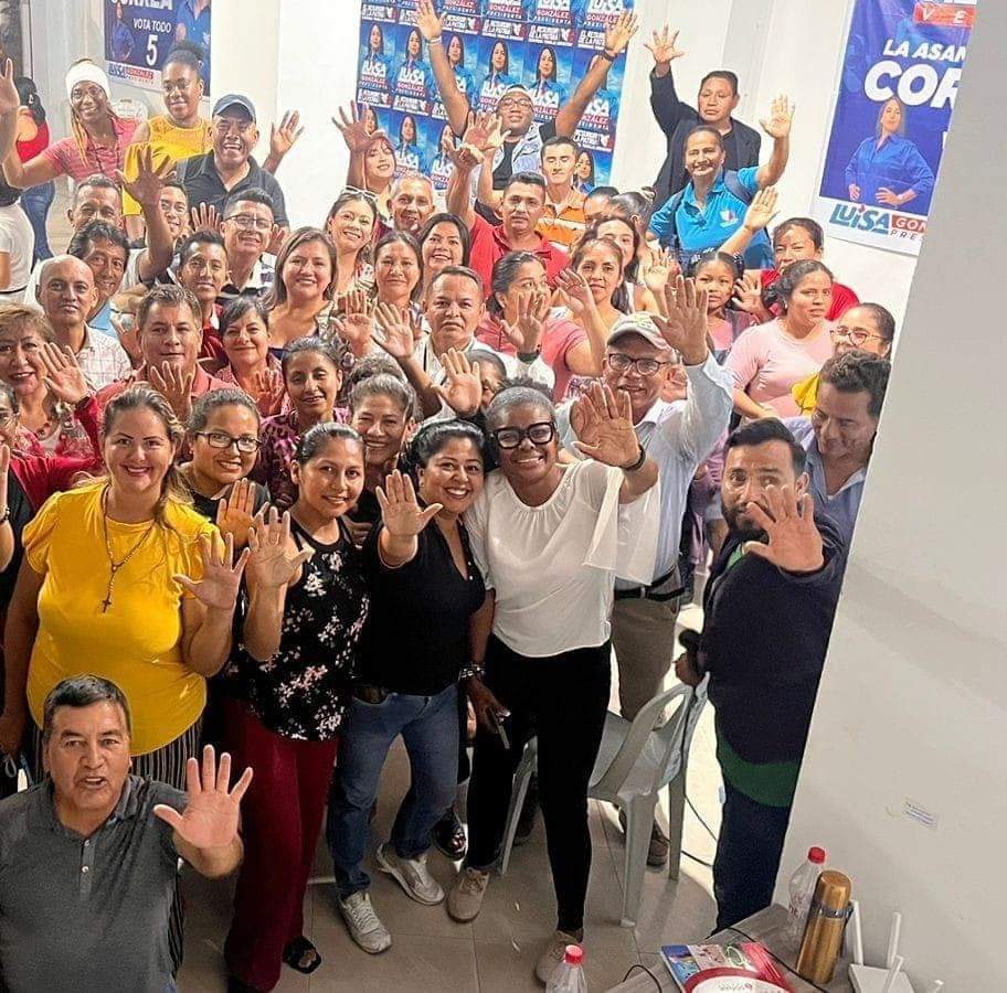 Con lo mejor que nos quedamos de los procesos democráticos, son sus rostros y corazones comprometidos💙.
#SomosRevolucionSD❤️💚
#ColectivoRC5SD <a href="/MashiRafael/">Rafael Correa</a> <a href="/PaolaCabezasC/">Paola Cabezas Castillo</a> <a href="/LuisaGonzalezEc/">Luisa González</a> <a href="/ecuarauz/">Andrés Arauz</a> @VivianaVeloz18 <a href="/SandraOcampoRC5/">Sandra Ocampo Heras</a>
