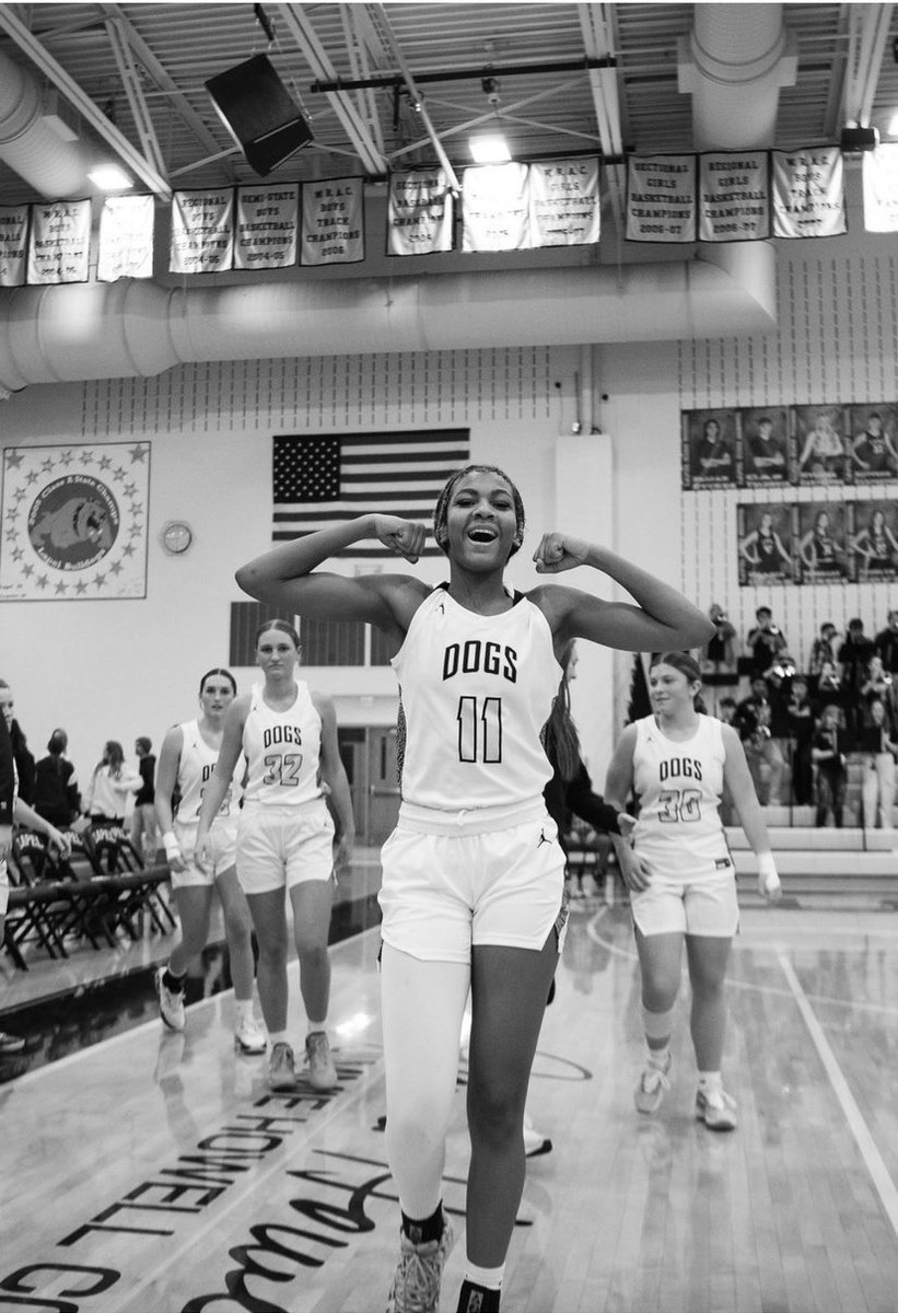laniah_wills's tweet image. Game Day!!
Vs Yorktown 
🏀🏀🏀🏀