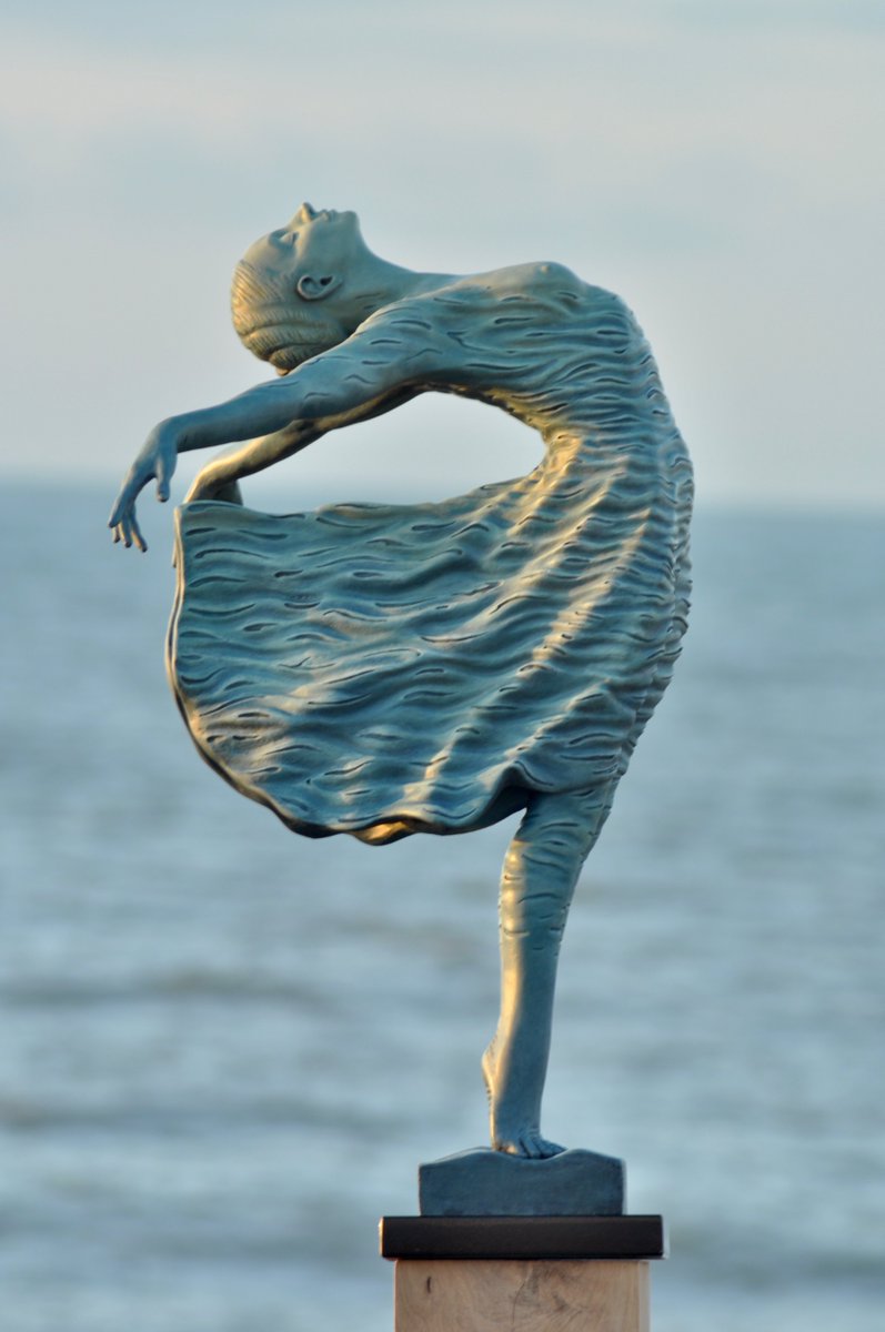 International Sculptor Jonathan Hateley to open AppArt 2024
Each year AppArt invites a prominent artist to open our Easter Art Exhibition &amp; Sculpture Trail at Prior’s Field School Godalming. Sculptor Jonathan Hateley has agreed and to exhibit some of his figurative sculptures.