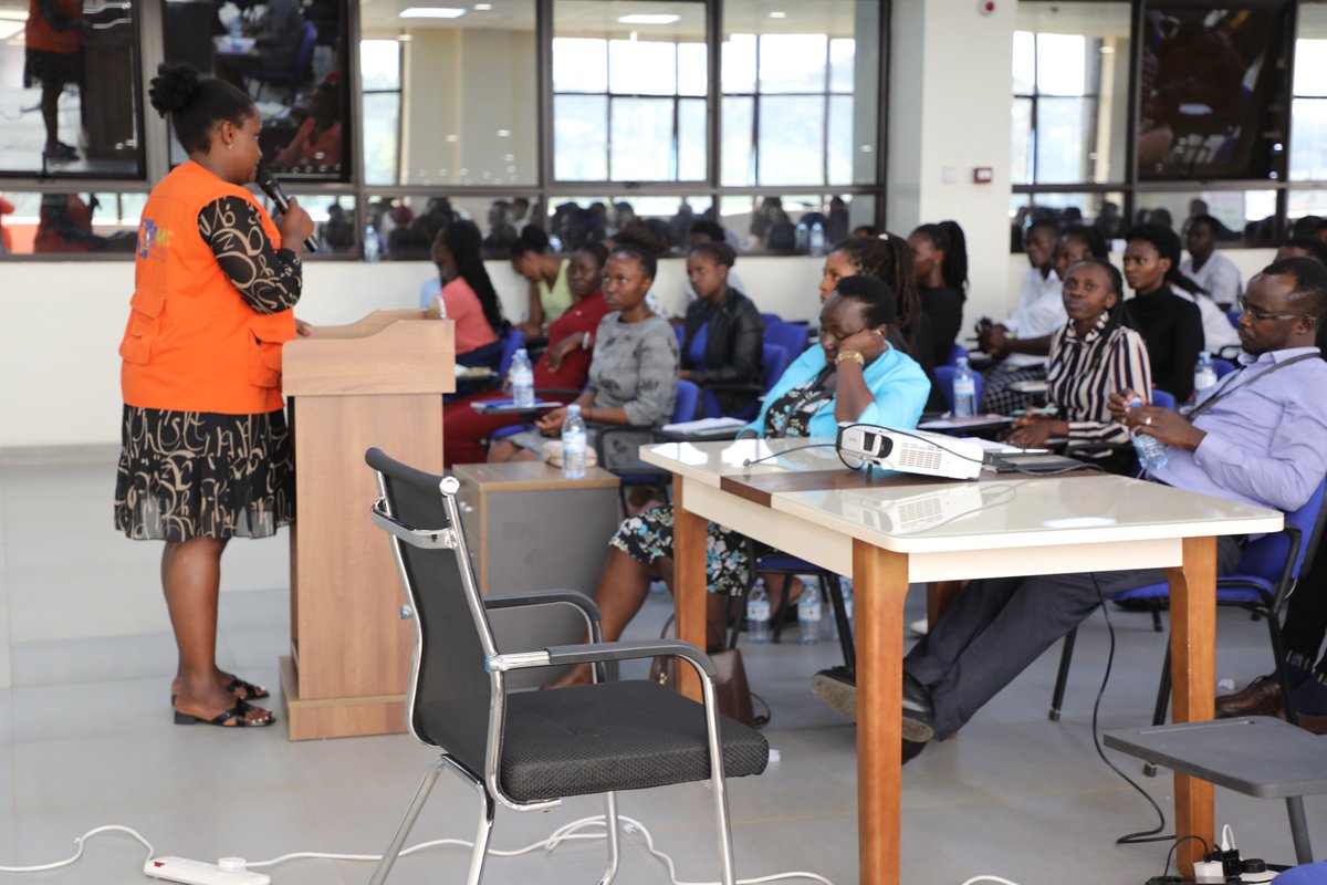 nmsuganda's tweet photo. NMS has today hosted 3rd-year Procurement students from Mbarara ππ§π’π―ππ«π¬π’ππ² of Science and Technology @MbararaUST in a study tour of our new pharmaceutical warehouse and health supply chain innovations. We wish them the very best
#ChatwithNMS
#NMSPassionateAboutYourLife https://t.co/oK8JLrTxw3