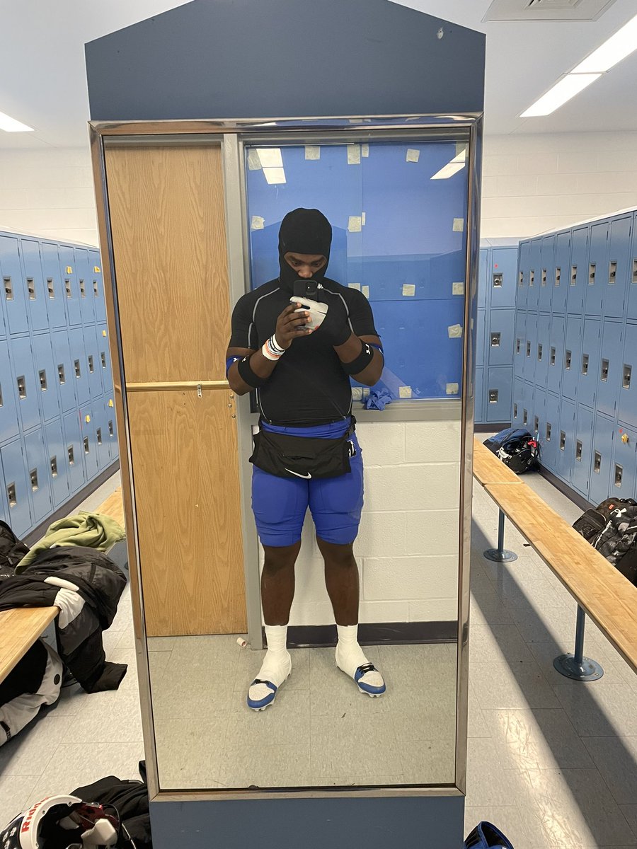 Senior year tape show some love. 
<a href="/_Blake_Football/">Blake Bengals HS Football</a> <a href="/Coach_BMarsh/">Bryon Marshall</a> <a href="/CoachVicDowning/">Victor Downing</a> 
hudl.com/v/2LX87G