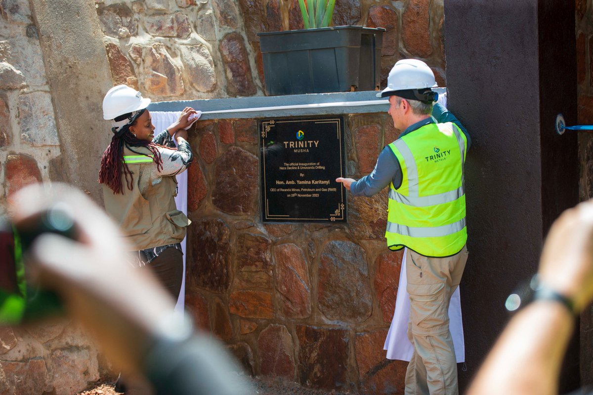 RwandaMinesB's tweet photo. Today, our CEO, @YKaritanyi, marked the launch of two mining projects at @Trinity_Metals 's Musha Mine in @RwamaganaDistr 

1⃣Umuvanda: A drilling project dedicated to lithium exploration

2⃣Heza decline: An underground opening for tin mining https://t.co/5ZpXGLZRbj