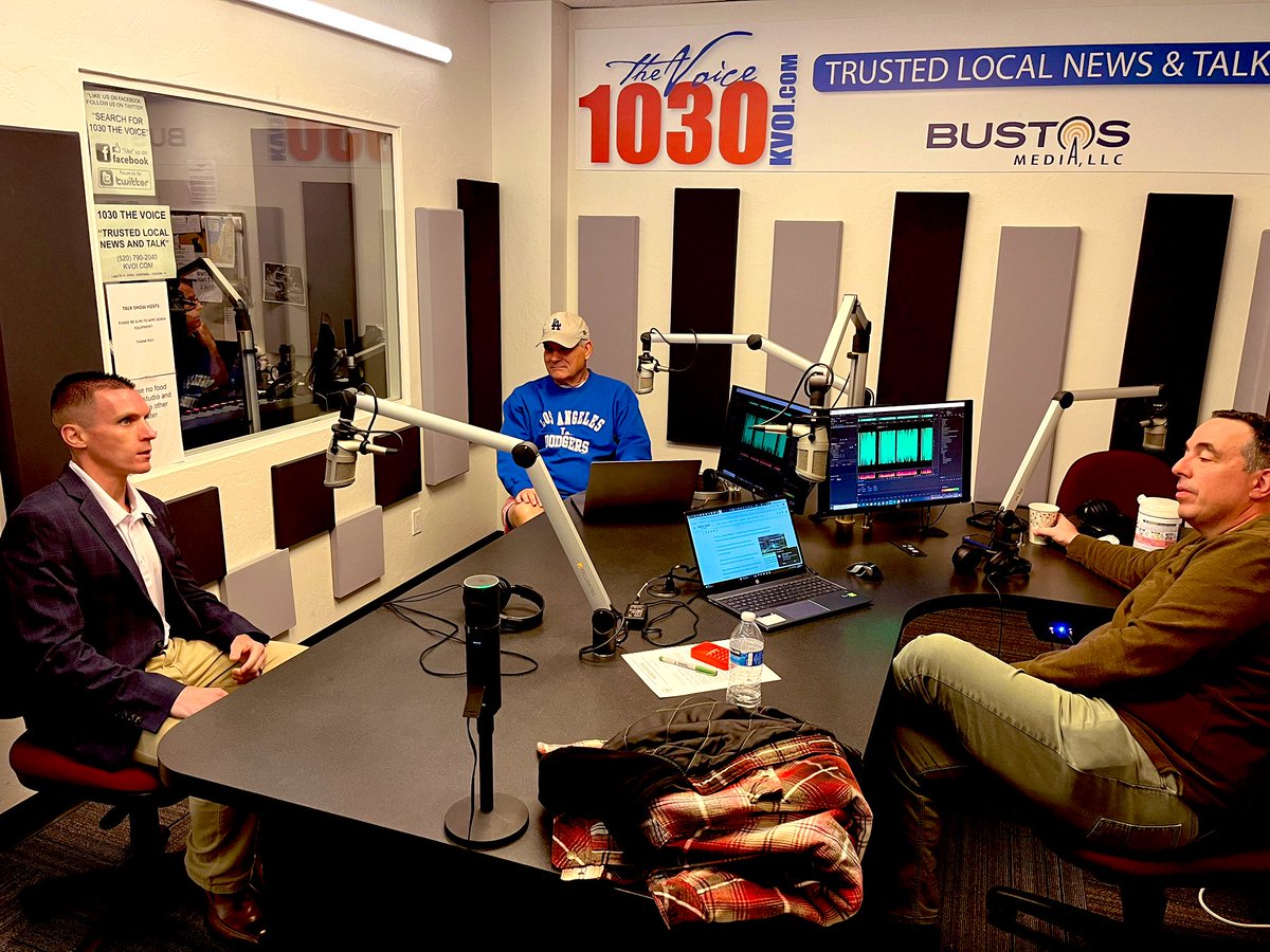 RealLeslieWhite's tweet image. .@RealStevefriend on with Wake Up Tucson 1030 am today.  Thanks Chris Desimone!  #woke #weaponized #FBI. @amrenewctr @amrenewcitizen!