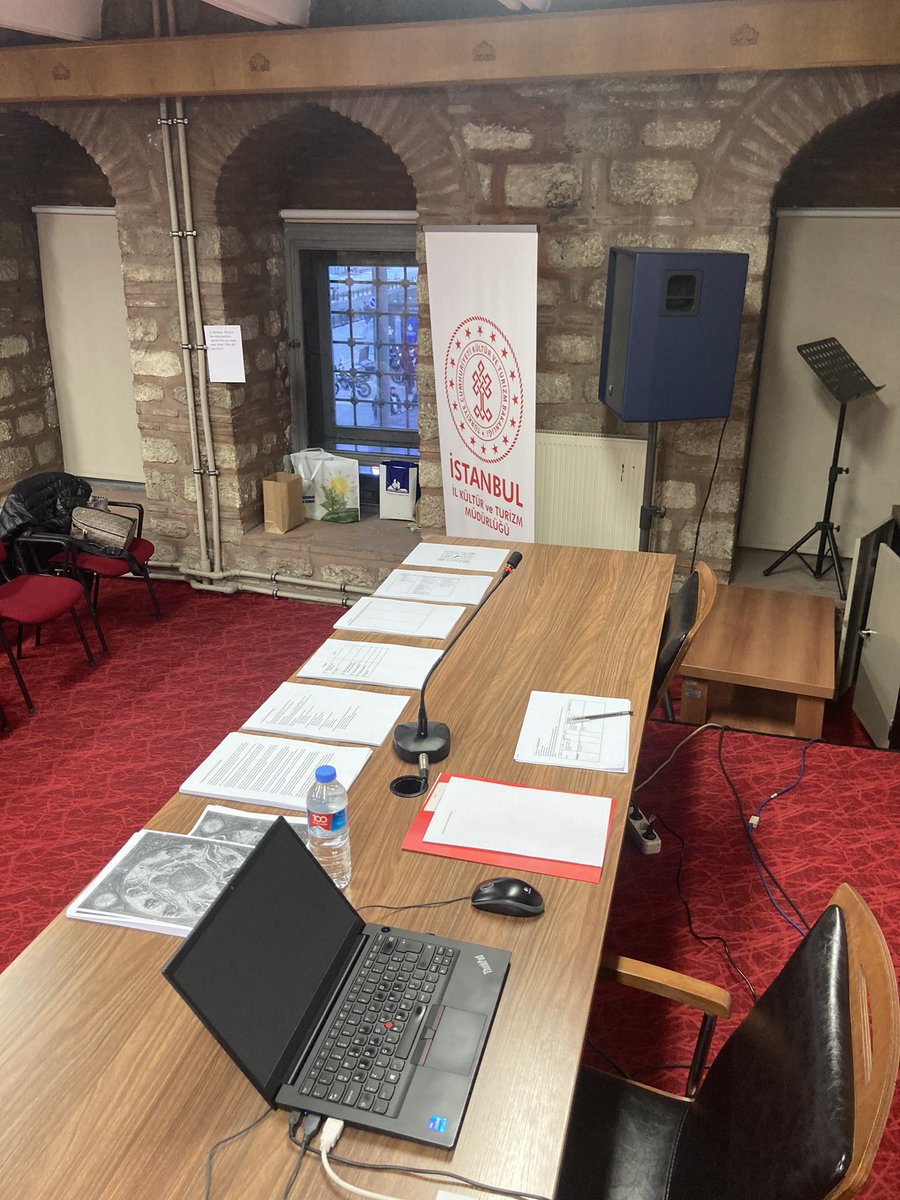 joeldcompton's tweet photo. Teaching reading to teachers of English in the ‘bul #mefuniversity https://t.co/9Z4aseqwo9