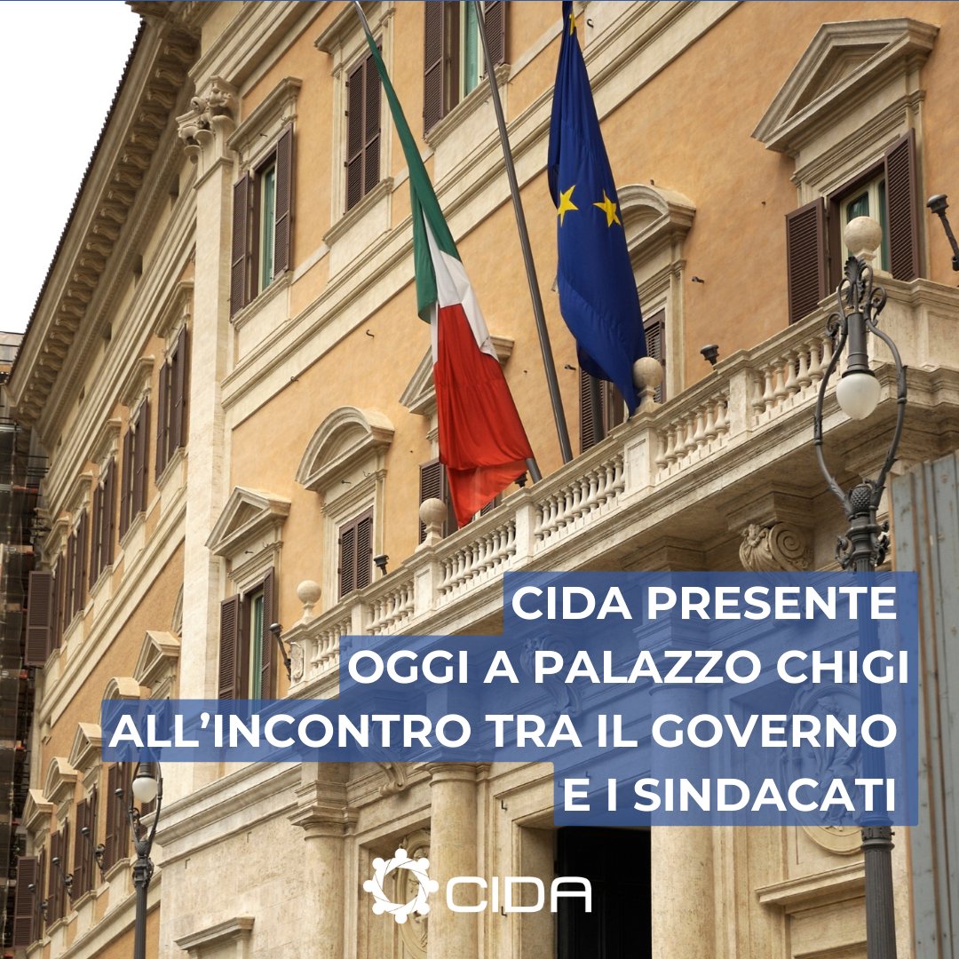 📍#ManovraDiBilancio: CIDA a Palazzo Chigi per far sentire al governo la voce del ceto medio italiano.

🎙️ #CIDA, rappresentata dal Presidente Cuzzilla, ha ribadito i pesanti impatti che l'intera classe media rischia di subire a causa della Legge di Bilancio 2024.