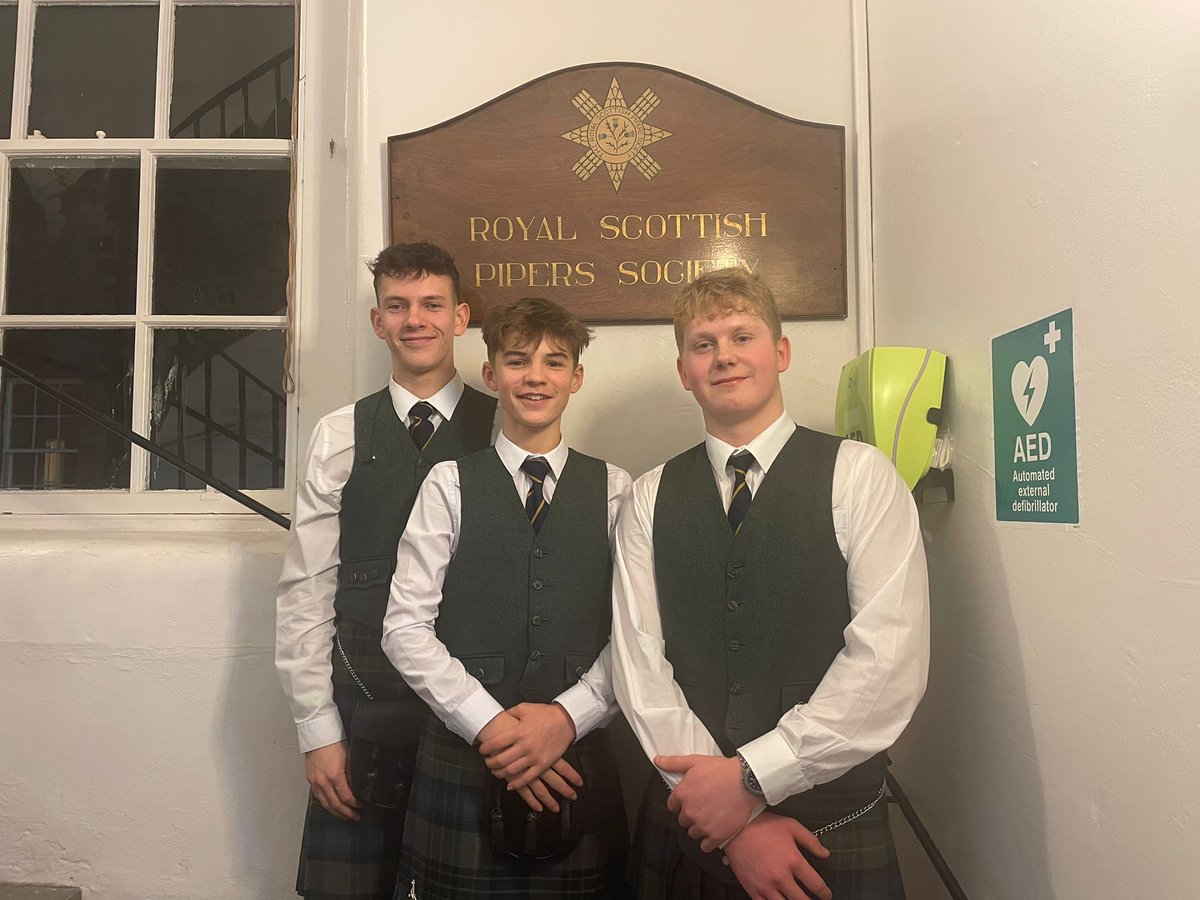 StrathallanSchl's tweet image. A huge well done to Angus C, Rory M, and Harry T for an outstanding performance at the Royal Scottish Pipers Society Schools Evening Recital at the weekend! 🎶🏴󠁧󠁢󠁳󠁣󠁴󠁿🤩

@strathpipeband 👏

#StrathTrad #Piping