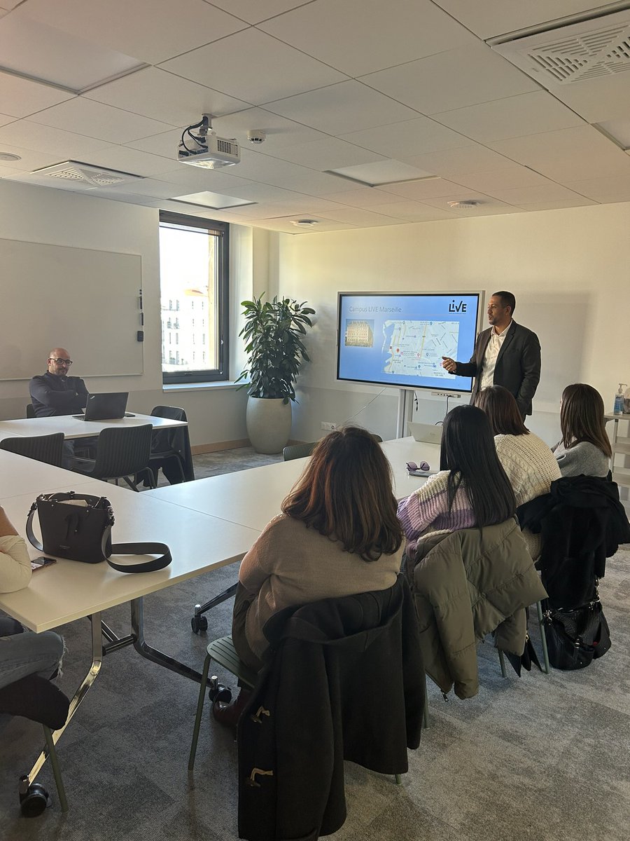 Latifa Boughazi tweet media