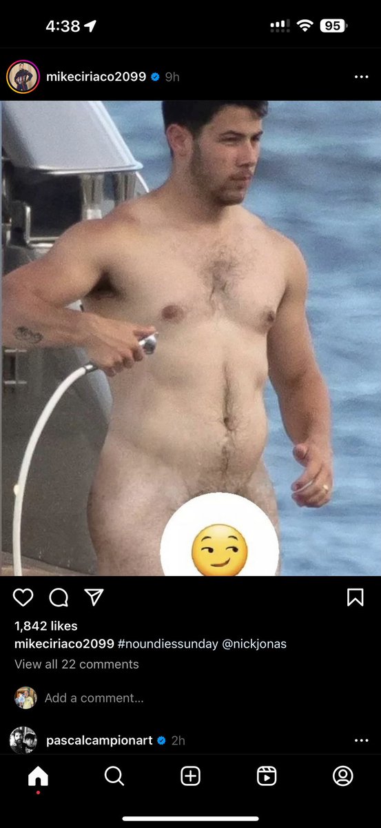 Did I miss this or is it just photoshop? <a href="/MorganRuble/">MORGAN</a> @allanj69 <a href="/therealSnicks/">snicks</a> <a href="/LyleMasaki/">🐨☕ bluegreen118@beige.party</a> <a href="/roni1133/">Roni 🇮🇱🏳️‍🌈</a> @TheQueerMonkey <a href="/AXfromMN/">Ax From MN</a>