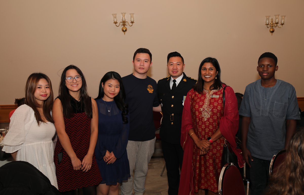 Thank you to the London Multicultural Community Association for inviting London Police Service members to your 10th Annual LMCA Gala dinner. 😁 The evening was packed with entertainment and youth were recognized for their academic achievements. It was an inspirational evening!🙌