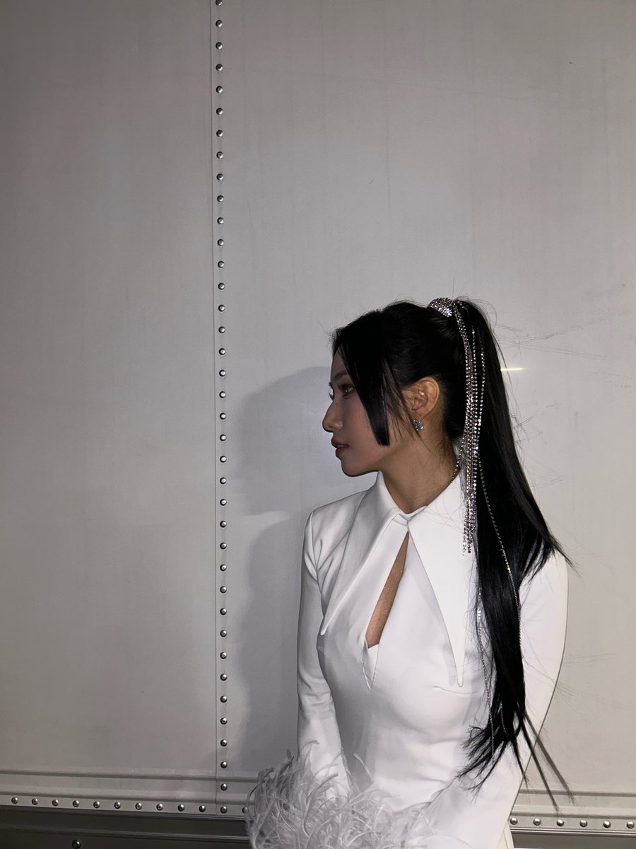 🖤2023 MAMA🏎💨

케플리안~ 우리 마마 무대 봤어요??
우리 상도 받았다아~🏆
그동안 멤버들끼리 어떻게 하면 케플리안에게 멋진 무대 보여줄 수 있을까,, 무슨 퍼포먼스를 좋아할까,, 하면서 서로 의견 똘똘 뭉쳐 오늘!! 완벽한 무대를 보여줄 수 있었어요✨
안무쌤, 헤메스 선생님들, a&amp;r팀,