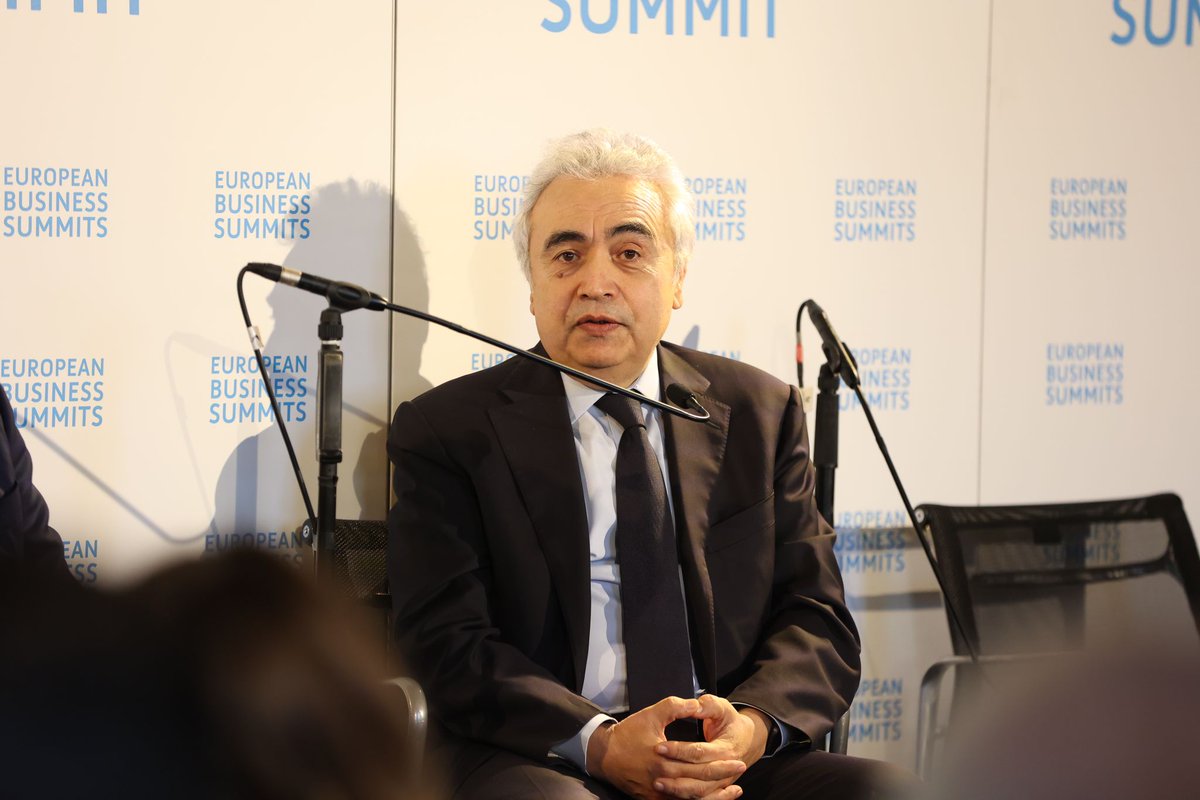 Ex. Director <a href="/IEA/">International Energy Agency</a> <a href="/fbirol/">Fatih Birol</a> makes an important remark at #ebs2023:

“Europe has made at least two strategic mistakes when it comes to energy:
a) it relied on resources from  one single country
b) it turned its back on #nuclear power”