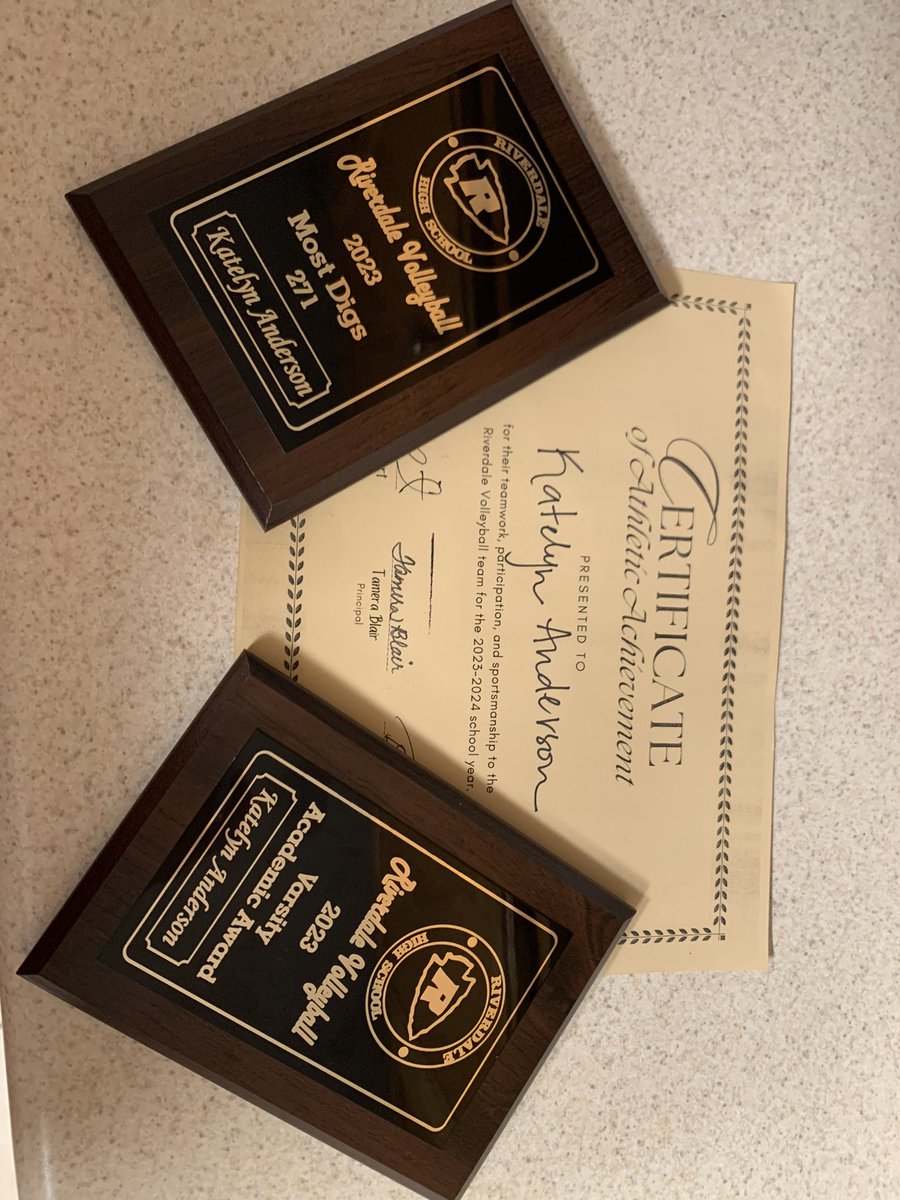 1 more year with these girls #finalfour