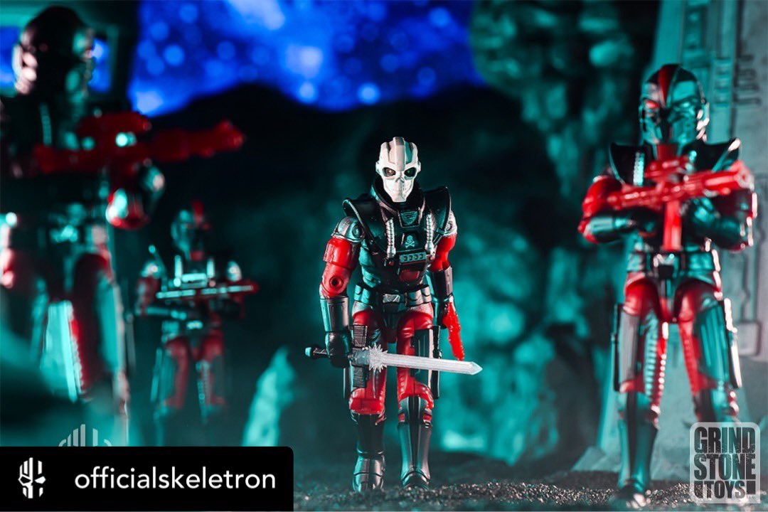 _CIAD_'s tweet photo. My man @billykessler is out here doing the Lord’s work! Now go get your preorders in if you haven’t already! #surveillanceport
#repost • @officialskeletron Pre-order your RETRO SKELETRON/WOLF TROOPERS by November 30th!
#ROBOSKULL #RoboskullMKII #GrindstoneToys #ProjectRS https://t.co/9YBTSbnidm