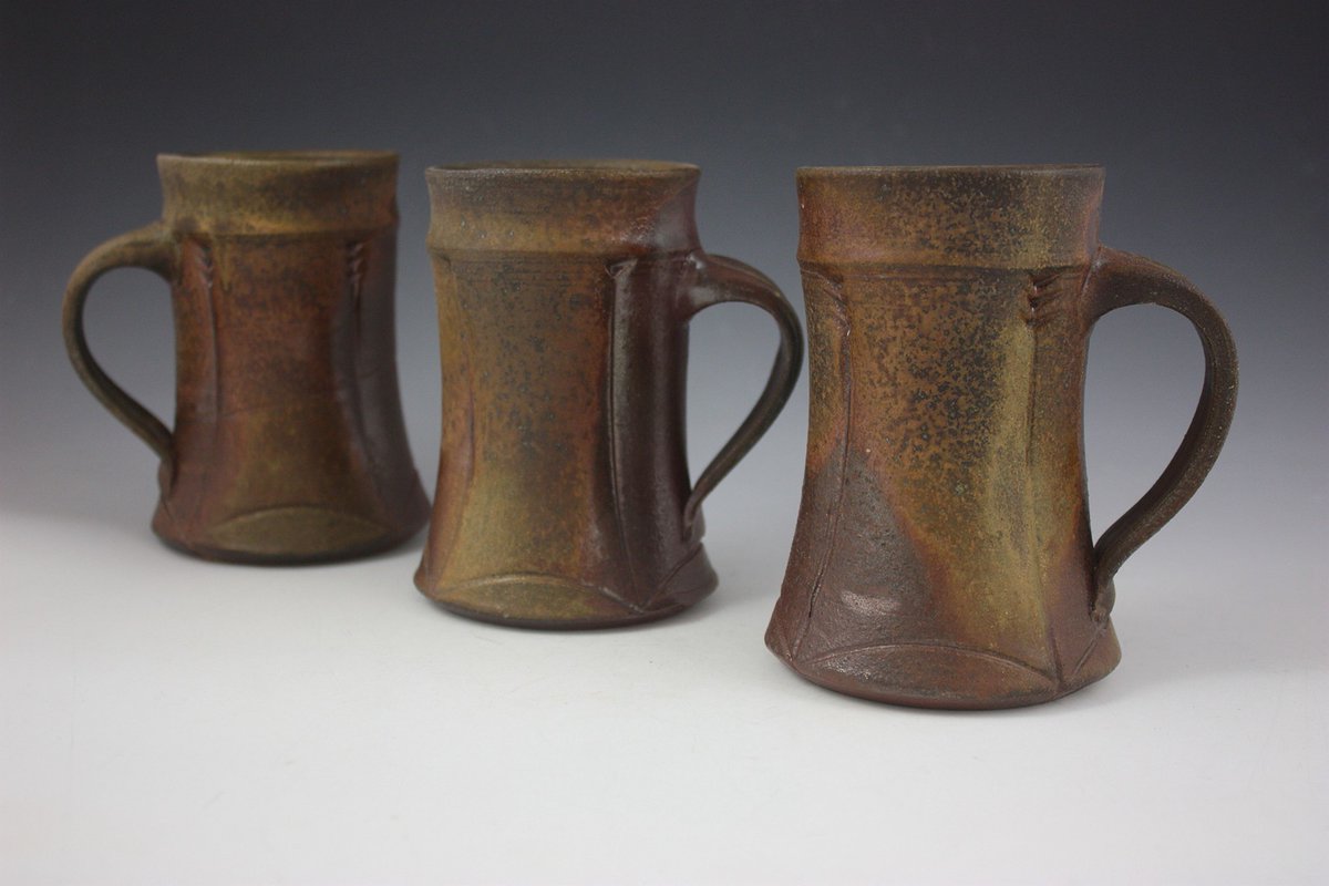 "Morning Wheel and Hand Building" meets Jan 10. This class introduces both wheel throwing and handbuilding techniques step-by-step, opening the way for individual expression and success in clay. ow.ly/jhu350Q9vr9