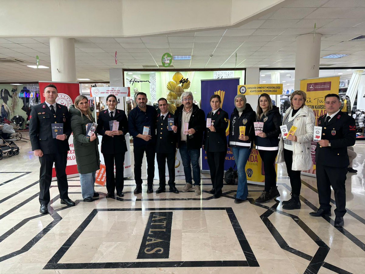 UIDBottrop's tweet image. Kırşehir’de Jandarma Komutanlığı ve Emniyet Müdürlüğünün ortak Kadına Şiddete Hayır etkinliğine UID RUHR BOTTROP ŞUBESİ OLARAK KATILDIK.