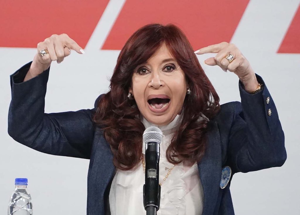 RT SI QUERES VER PRESA A CRISTINA 👇