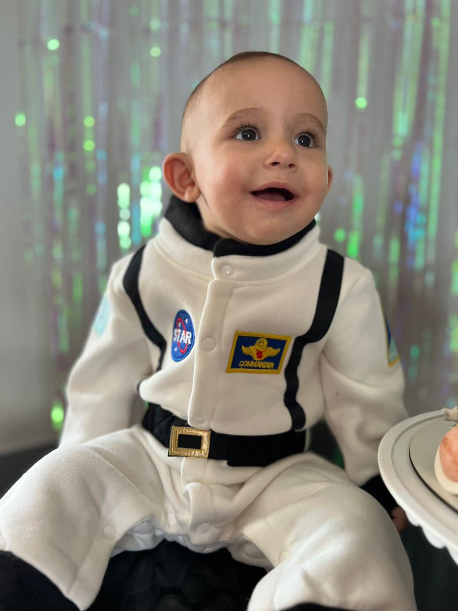 Duvido que vocês já viram uma astronauta mais bonito que o Miguel ❤️