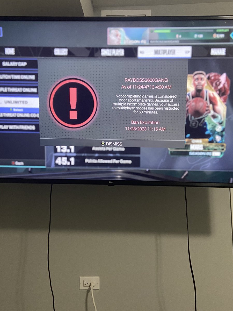 _Rayboss's tweet photo. @NBA2KMyTEAM Wussup with this I ain’t even get in the match it kicked us both and I’m playing for money on players lounge fix this game https://t.co/937a7p3hFN