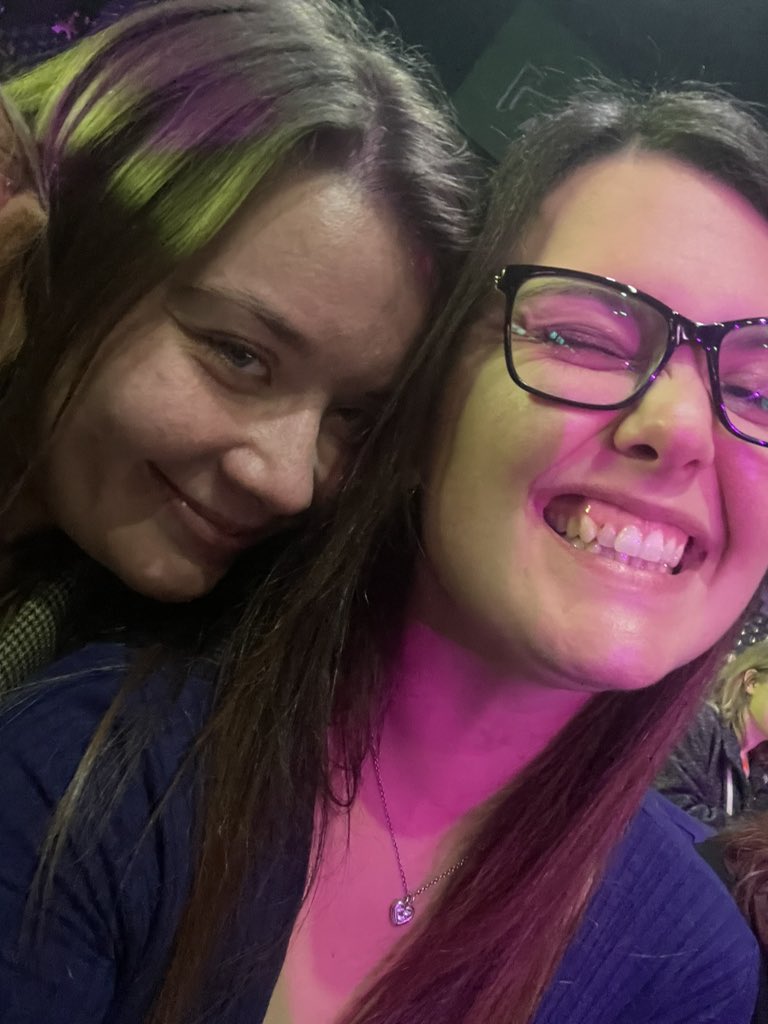 Eleanoreyy's tweet photo. #smawembley 

Felt cute, might delete later xo https://t.co/aZzSFsC9Gv
