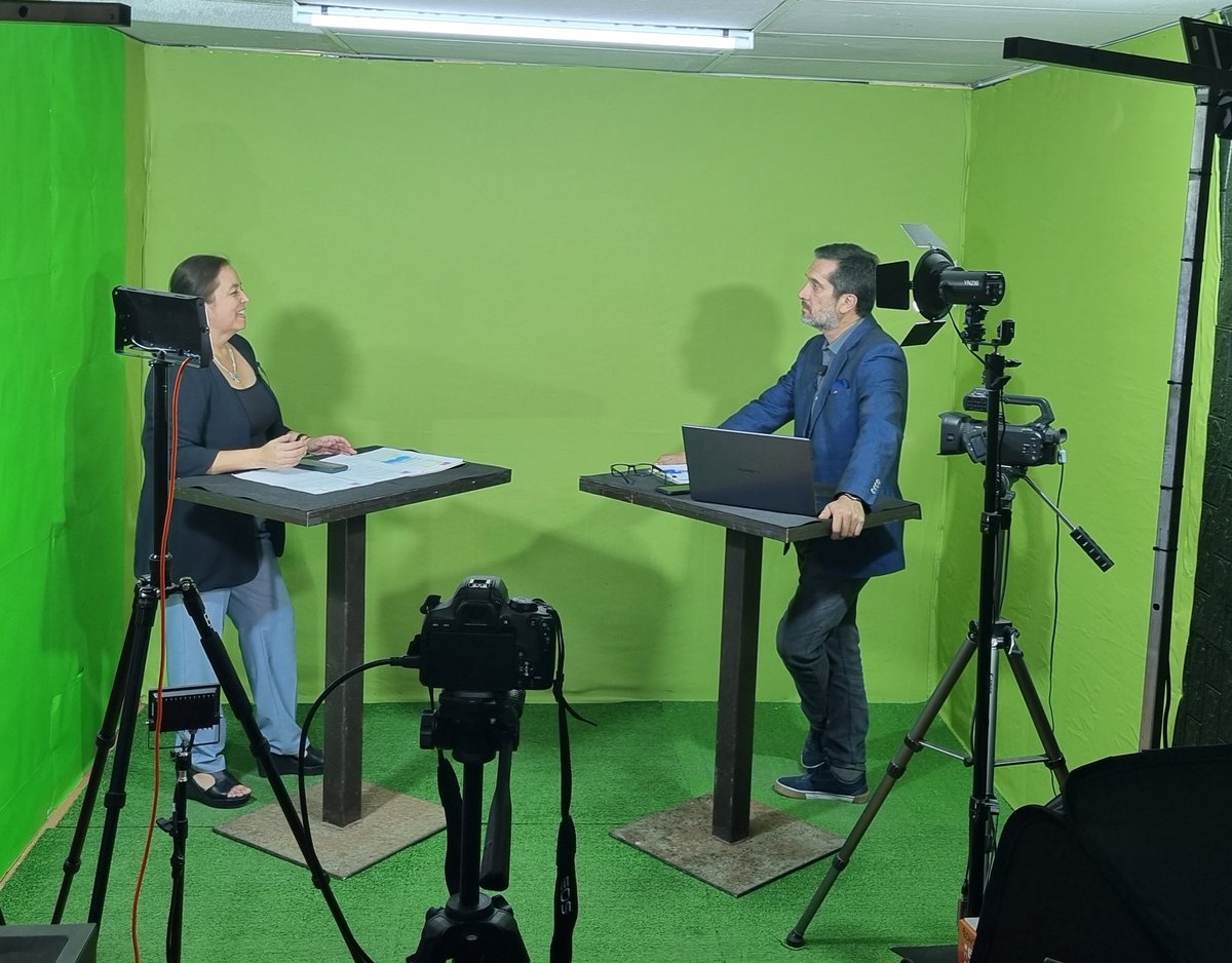 Senda_Tarapaca's tweet photo. 🎥AHORA| Nuestra directora regional, Alejandra Zúñiga, en "La entrevista" @ElLongino TV hablando sobre nuestra campaña #EstoEsSinJuzgar.

Míralo en vivo aquí:https://t.co/9fHxhws5JM https://t.co/nrlchEXoOz