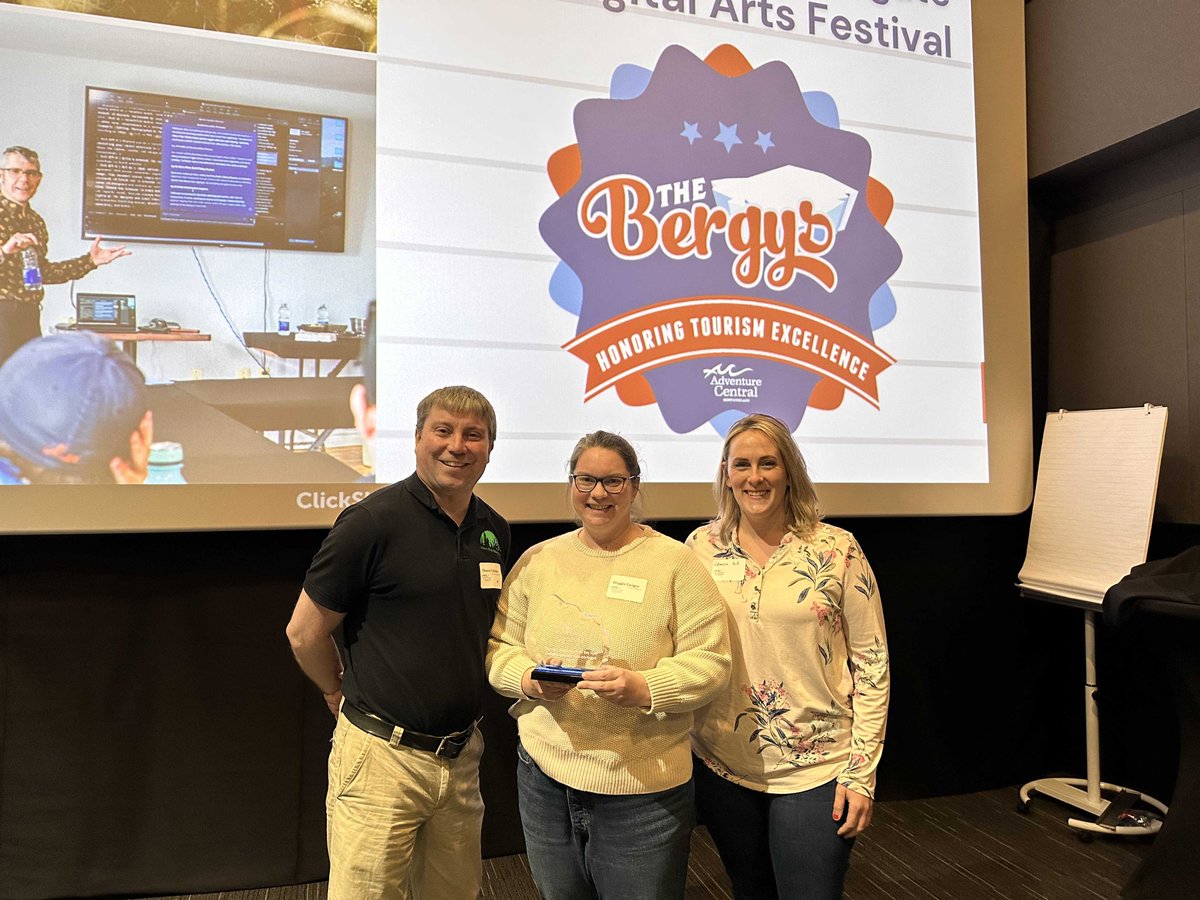 UnscriptedF's tweet image. A proud moment for Unscripted Festival as we received the Bergy Award for Tourism Experience of the Year! 

Our team members graciously accepted this honour on behalf of Grow Twillingate.

We&apos;d like to thank @CentralNL for recognizing our passion and commitment!