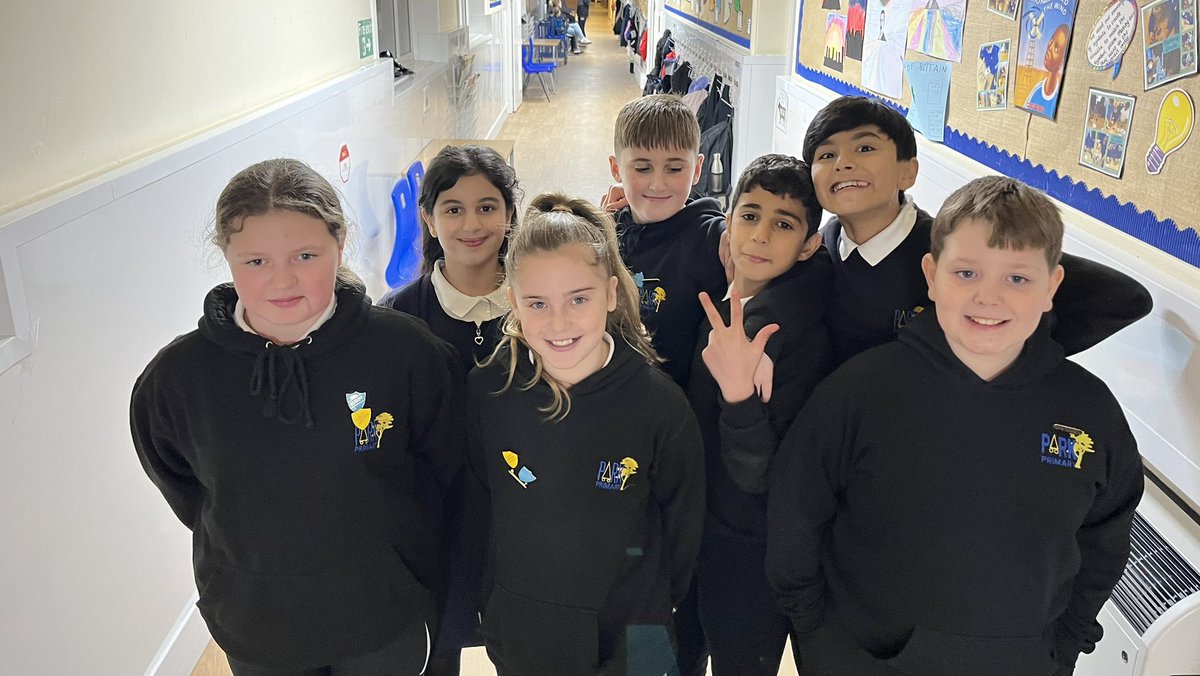 ParkPSClacks's tweet image. Huge thank you to these troops …..
Our senior pupils supporting @ParkPSClacks Parent’s Evening . A wonderful example of kindness, manners and politeness. 
You did us proud 👍🏻
💙💛🤍 @ClacksEducation #LeadByExample #Integrity #SchoolValues #TeamP7