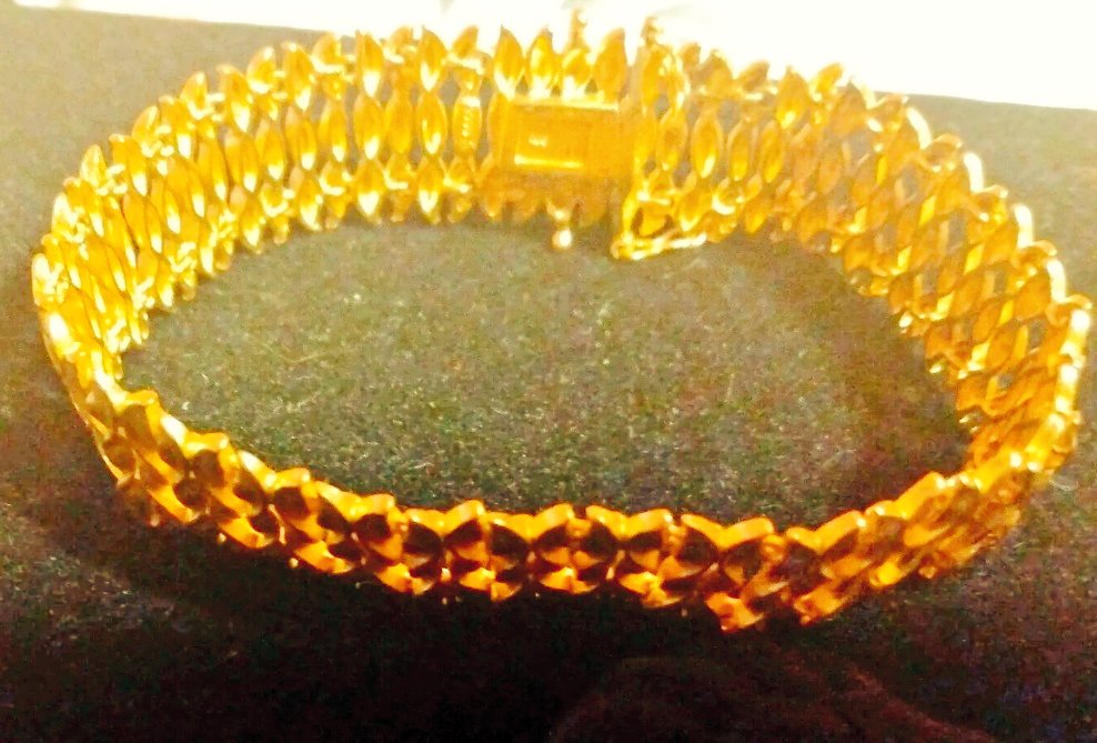 I have had a significant personal jewelry Renaissance recently

I'm very excited to make these two bracelets a fixture/trademark in my regular fashion 

Next goal is to get them featured in future art of my Sona!!
🥈🪙✨