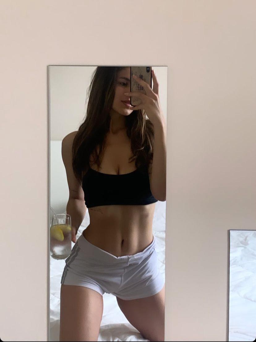 Selam canlarım yerim. Var görüşmek isteyen beyler watsapdan yazabilir (0538 015 19 48)