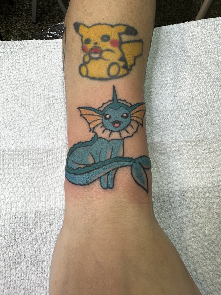 seanfoxthorn's tweet photo. Some recent tat2s.
Close your eyes or you might want a tattoo from me and we wouldn’t want that. https://t.co/fgiCEq68Rn