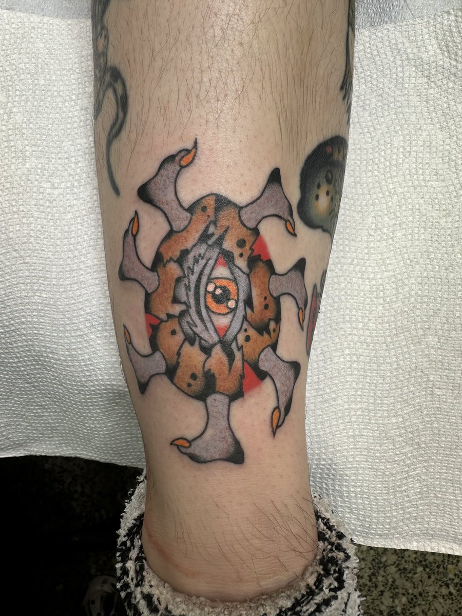 seanfoxthorn's tweet photo. Some recent tat2s.
Close your eyes or you might want a tattoo from me and we wouldn’t want that. https://t.co/fgiCEq68Rn