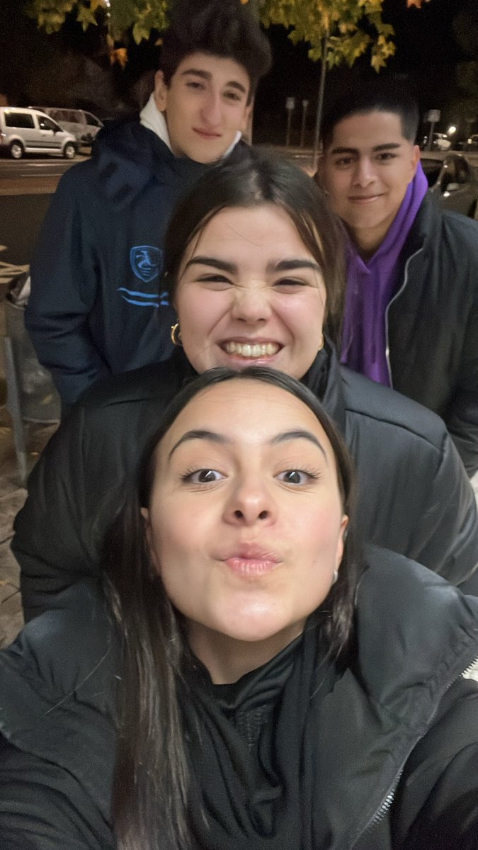 martaa2912's tweet photo. alcohólicos anónimos😫🫶🏼 https://t.co/otpbMt2IaA