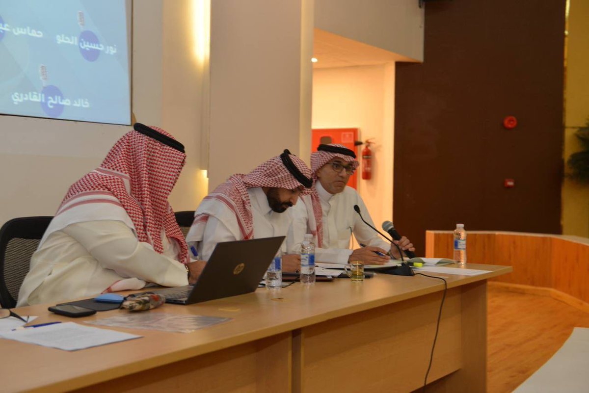 HLC_legal's tweet photo. ومن مبدأ رؤيتنا " بداية ومنطلق لكل قانوني مجزم تجول الهمة في داخله للتغيير للأفضل والتأثير على محيطه " 

قام نادي همة القانوني  بإقامة فعالية 
 " المحكمة الصورية " بأمانة الأحساء

 التي بدورها تعزز مهارات القانونيين وتخلق فرص لطلاب القانون، وتنشر الوعي والثقافة القانونية للمجتمع بشكل عام وللمجتمع القانوني بشكل خاص. 

وكانت إقامة هذه الفعالية بإشراف من لجنة المحامين بالمنطقة الشرقية التي كانت أولى خطوات إقامة هذه الفعالية بإشرافهم وتوجيههم ودعمهم اللامتناهي، الذي بدوره يدَّعم مواهب شباب القانون ويدعَّم روح 
" نادي همة القانوني " بالإستمرار والتقدم نحو الأفضل شاكرين لهم جهودهم وعطائهم 

شكرًا للمحامين المشاركين في هذه الفعالية 

شكرًا لأمين السر في لجنة المحامين بالمنطقة الشرقية : الأستاذة المحامية تغريد حدادي

شكرًا للأستاذ المحامي والمستشار القانون : @FarisLawksa 

شكرًا للأستاذ المحامي : يوسف العرفج

شكرًا للدكتور : عادل الحمام 

شكرًا للأستاذ المحامي : محمد العطية

شكرًا للأستاذة المحامية : سارة عسيري @LawyerSara17 

نسأل الله يبارك بكم وبعلمكم سائلين المولى عز وجل التوفيق والسداد لكم 🙏.