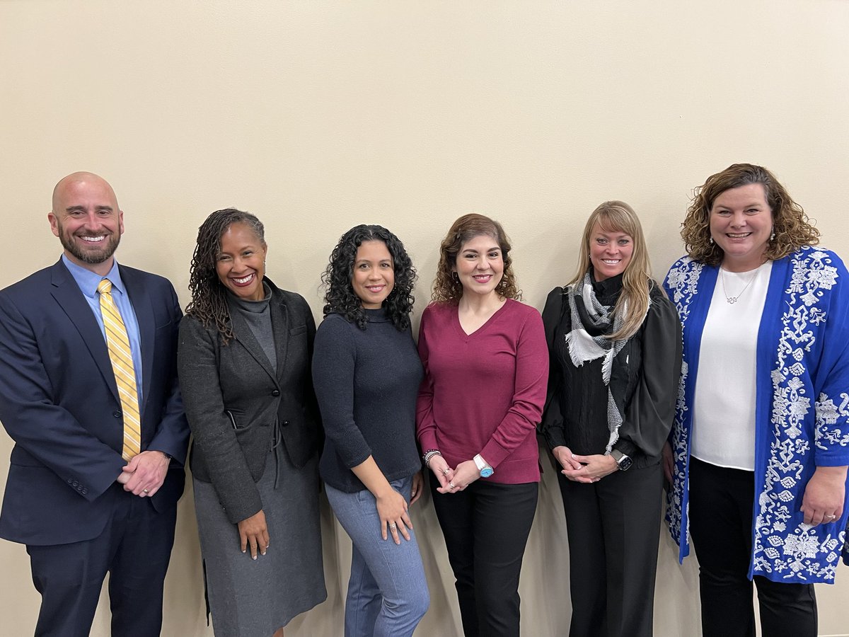 R4Leaders's tweet photo. Our presenters for Leadership Symposium are phenomenal! This learning experience has touched the souls of the school leaders present!
#R4LS โฆ@Region4ESCโฉ โฆ@R4Leadersโฉ https://t.co/oCMeNTpw79
