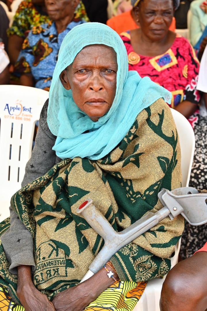 NetworkElderly's tweet photo. Today together with our partners @lapaireug &amp; @GLFoundationUg , we have donated mosquito nets &amp; food stuffs to aged people in Mutungo Parish amidst our sister brand’s #TugendeMuKikadde Concert preparations! Scheduled for this Saturday, December 2! https://t.co/WahHeynjgH