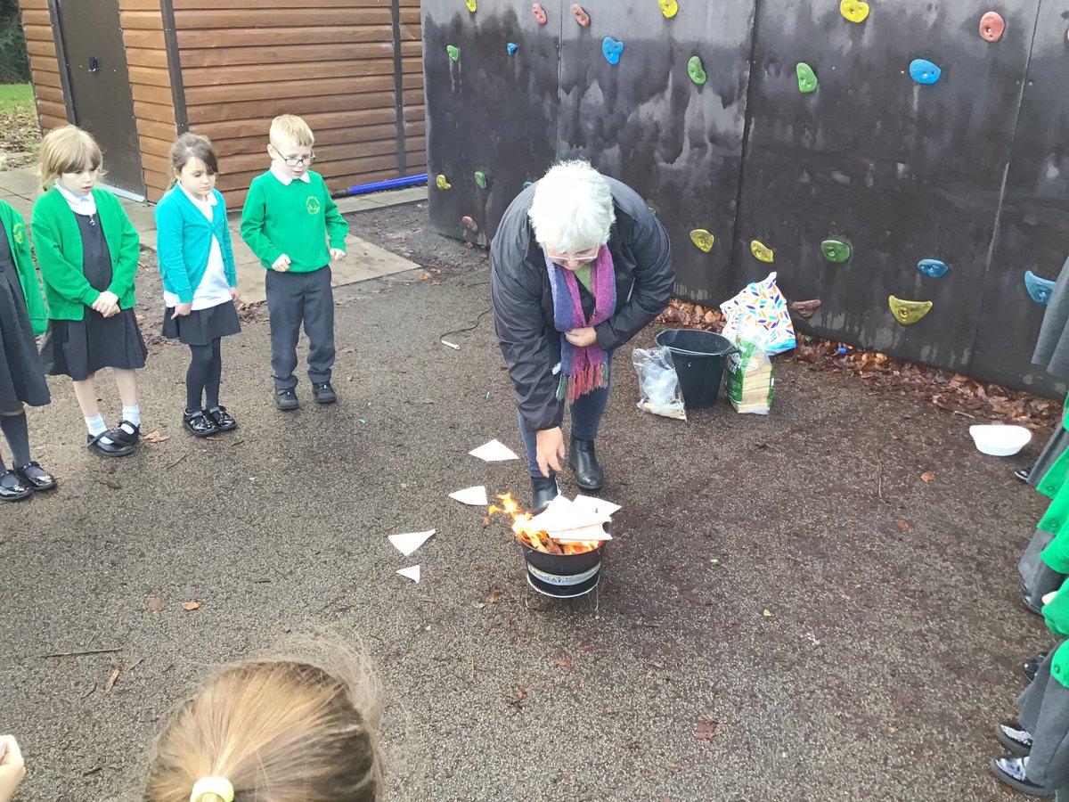 BVPSY2's tweet photo. As part of our history topic about the Great Fire of London, we observed how well different materials burned. We understand that the wooden houses were very flammable and this wasn’t a suitable material to use. #bvpshistory. #bvpsscience #bvpspshe https://t.co/BEvj4smUuM