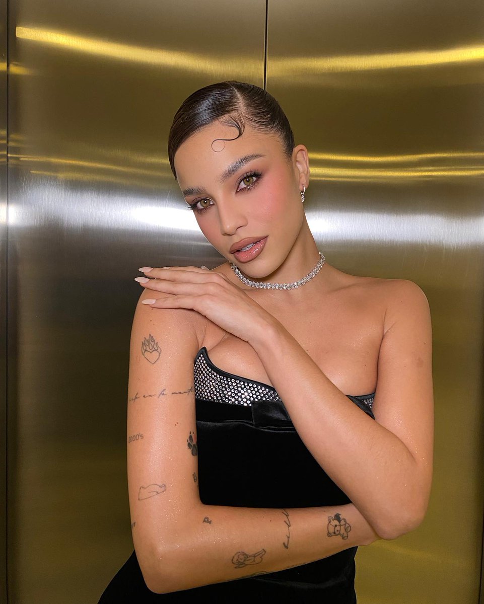 TiniCentral_'s tweet photo. Artistas femeninas Argentinas que más días acumulan en el #1 de Spotify Argentina 🇦🇷

#1. TINI – 170 Días
#2. Emilia – 109 Días
#3. Maria Becerra – 107 Días
#4. Nicki Nicole – 70 Días https://t.co/K0gOrsxo4v