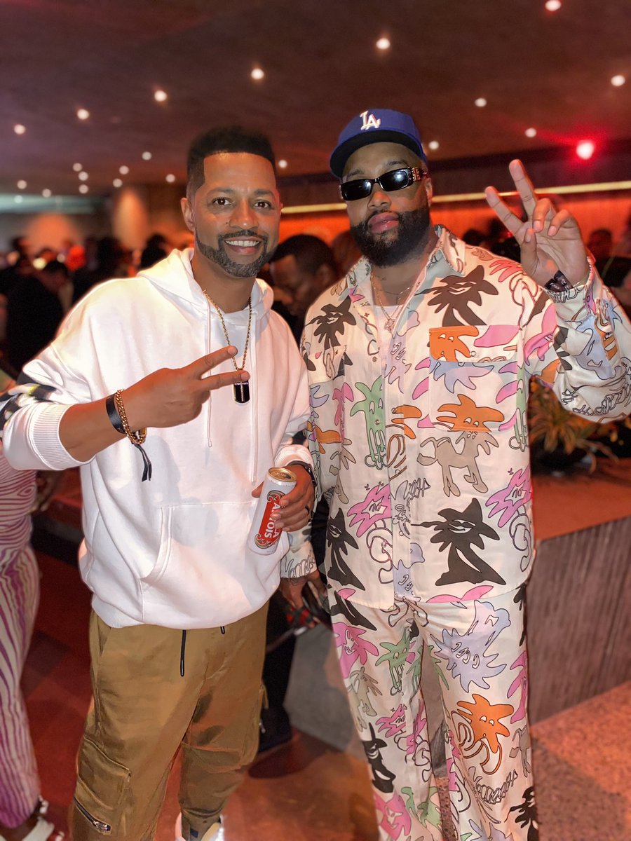 rontyoung's tweet image. Ron T catching up with @kennygotsoul