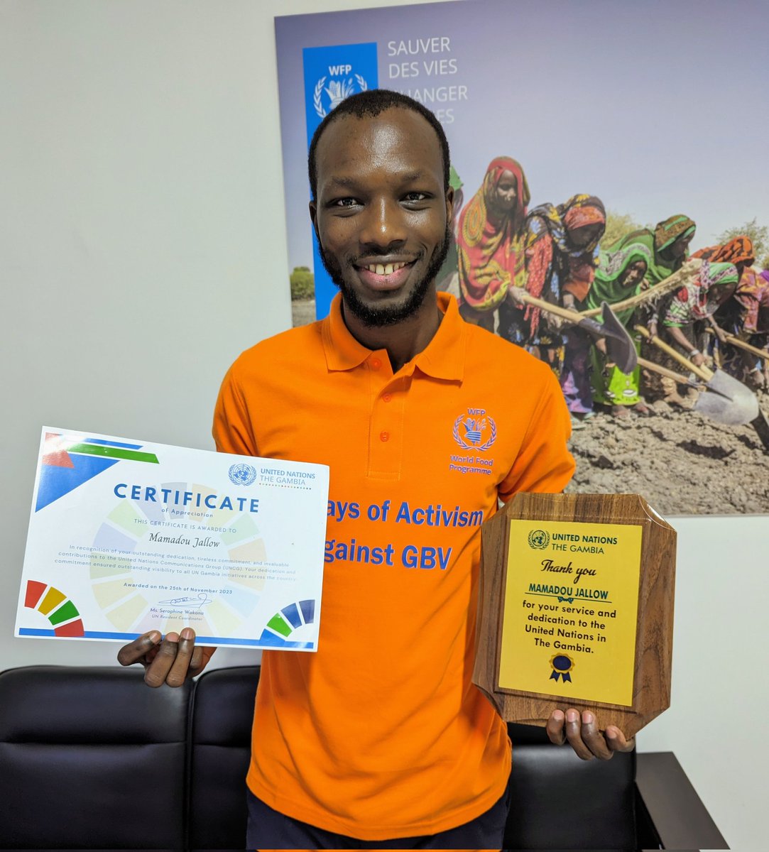 Mamadou_Jallow7's tweet photo. Grateful and honored to be recognized by @UNGambia. 

🙏 Your acknowledgment is truly motivating and fuels my dedication to making a positive impact. Thank you for this honor! 💙 #ThankYou #UNGambia https://t.co/sF4mLALAAs