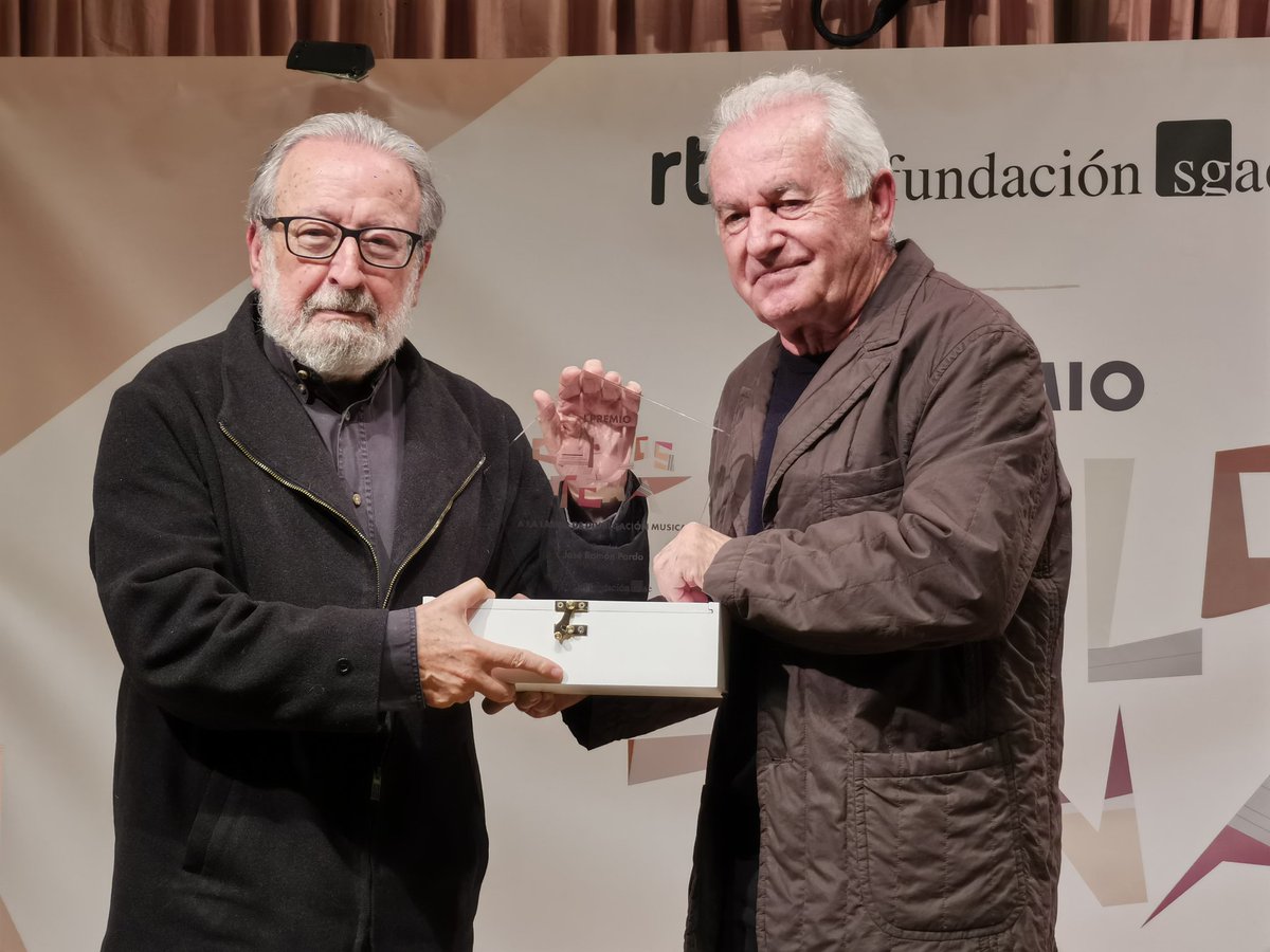 I Premio Carlos Tena a la labor de divulgación musical #JoséRamónPardo 👏 #familia #periodismomusical