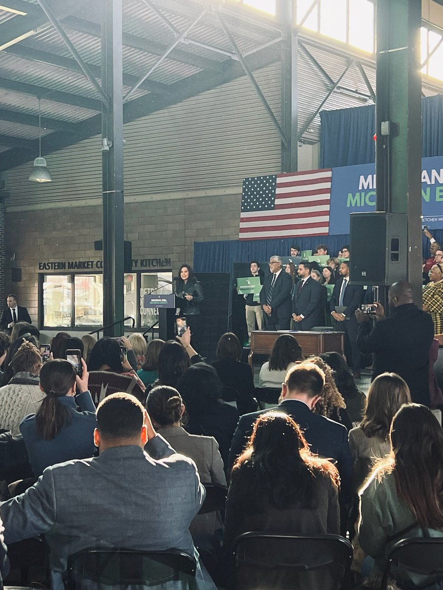Governor Whitmer signed Michigan’s Clean Energy Standard today to give us more tools to fight climate change. Our client Climate Cabinet was a vital member of the clean energy coalition powering this new policy forward. Congratulations!