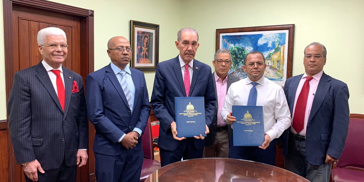 elnuevodiariord's tweet photo. ✍️¡Mescyt e Isend firman acuerdo!✍️

El @MESCYTRD y el Instituto Superior Especializado en Negocios a Distancia (#Isend), firmaron un acuerdo para otorgar becas a estudiantes de grados y postgrados, que deseen acceder a la oferta académica de esta entidad educativa.

#ElNuevoDiarioRD #Educacion