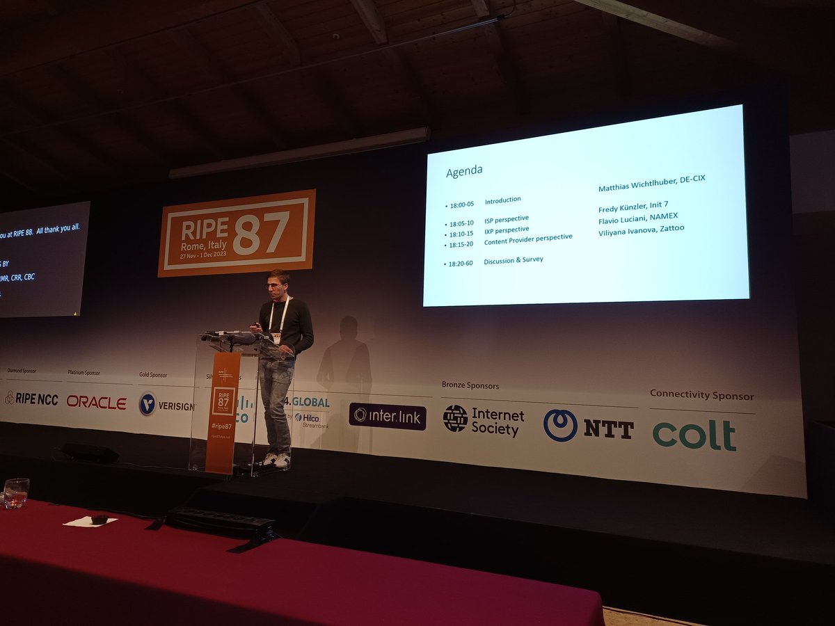 flavioluciani81's tweet image. Interesting BoF on #multicast at #ripe87. Thanks again to Matthias Wichtlhuber (@DECIX), @kuenzler (@init7), Viliyana Ivanova (@zattoo) and all the attendees.