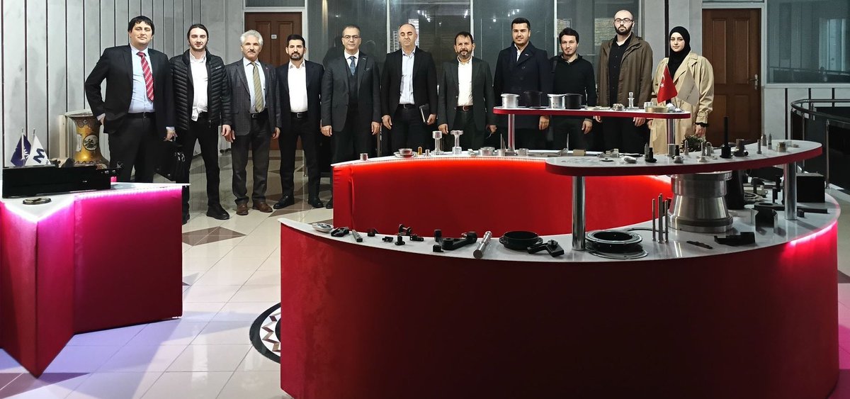 FatihAltunbash's tweet photo. @MUSIAD Savunma Sanayi Sektör Kurulu olarak bugün yönetimimiz ile Savunma Sanayi Sektör Kurulu Başkan Yardımcısı Sinan YILMAZ beyefendinin ev sahipliğinde ikinci sektör kurulu toplantımızı Hadımköy deki fabrikası Yılmaz Makina'da gerçekleştirdik.

Toplantı öncesinde fabrika ziyareti yaparak ürettikleri makina ve ekipmanları hakkında bilgi aldık.

Bizleri misafir eden  kurucu Hüseyin YILMAZ  ve Sinan Bey e misafirperverlikleri icin  teşekkür ederiz.
@MahmutAsmali