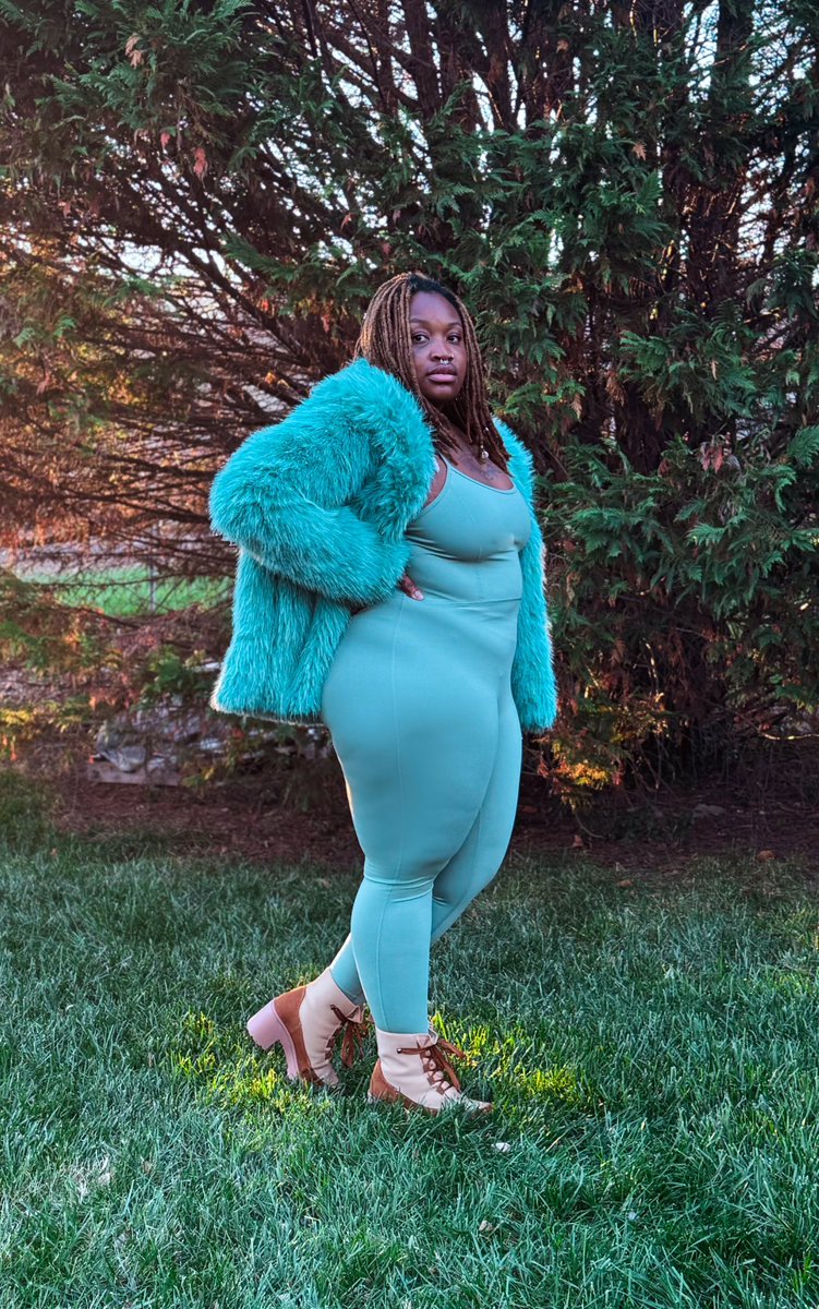 Victoria Royale Boutique tweet media