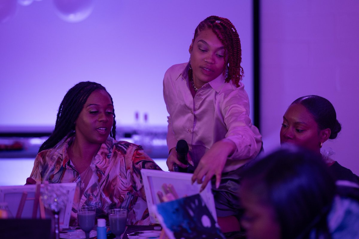 1Fine_Redbone's tweet photo. Shi.Wines first sip and paint was amazing !! 🍷🎉🥰🎨🙌🏽 #fyp #Entrepreneur  #careerwoman https://t.co/Fz6OeA4px3