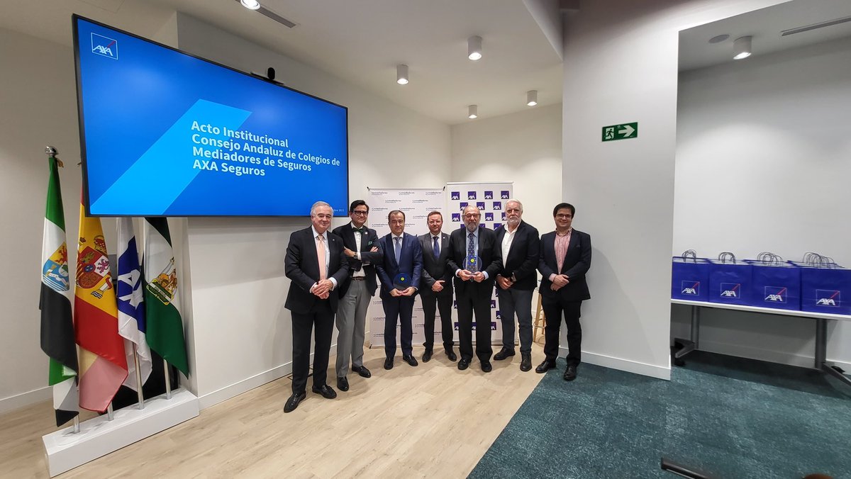 AXA España tweet media