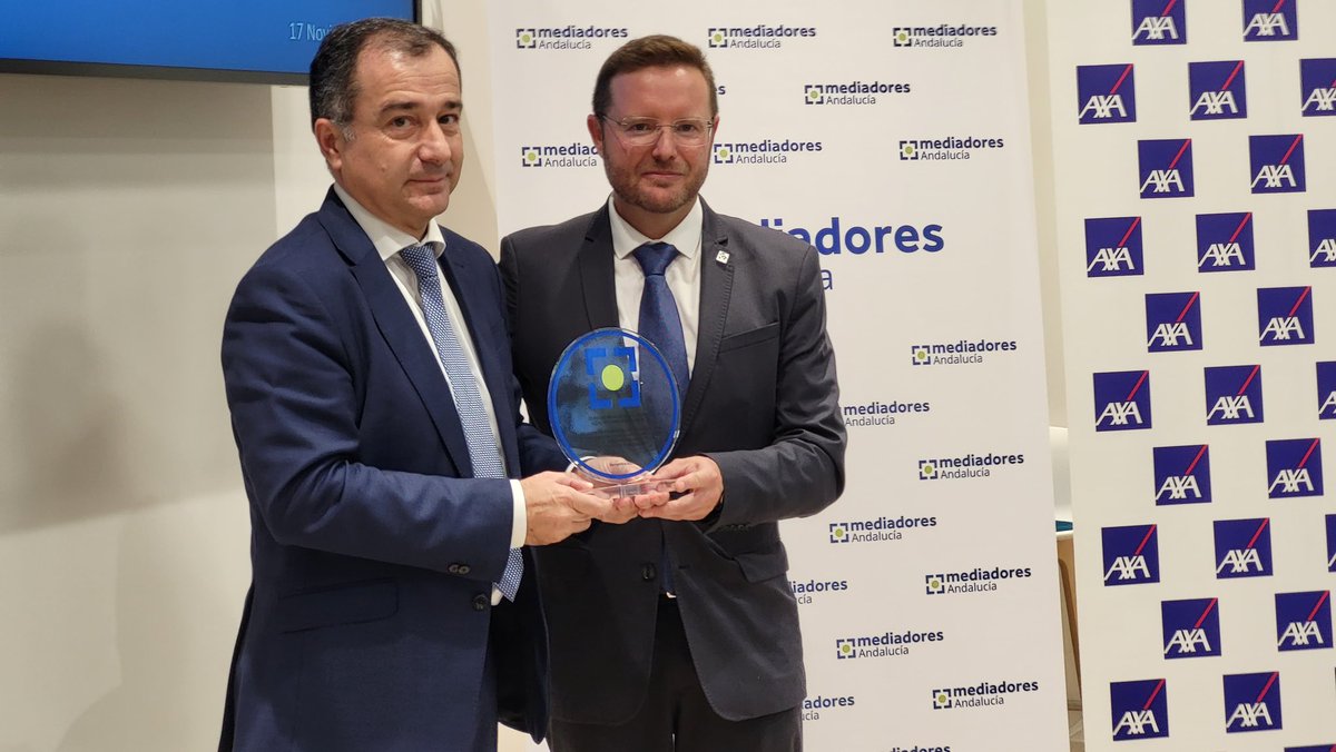 AXA España tweet media